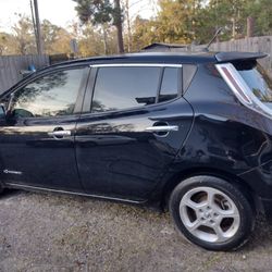 2012 Nissan Leaf SV Hatchback 