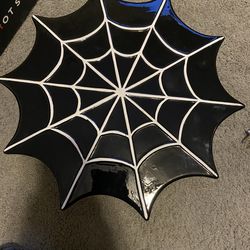Spider web display platter
