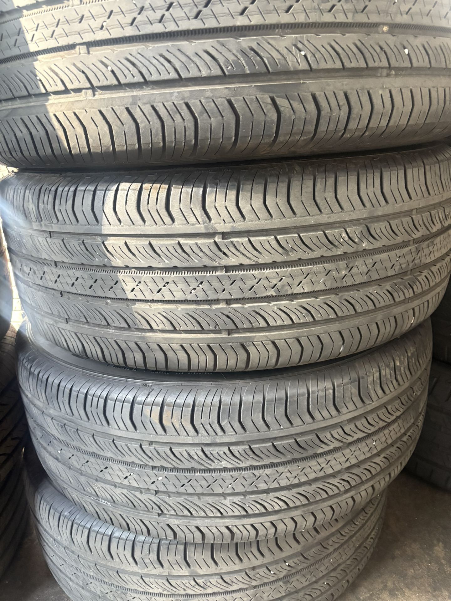Tires 235-60r18 Continental