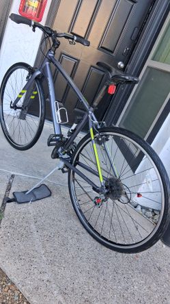 Fuji Aluminum Hybrid Bike 