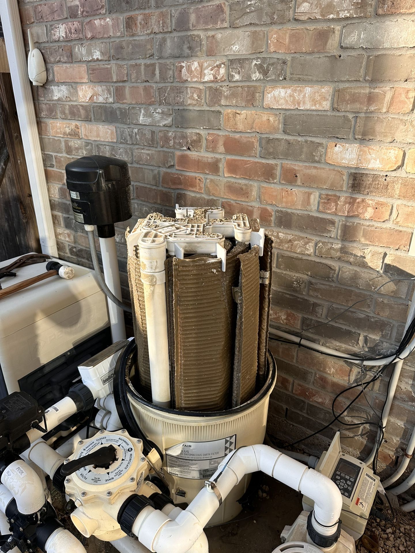 Swimming pool filter maintenance