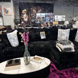 Customizable Sectional! $2599 🖤☎️📦 Easy Financing, No Credit Needed!
