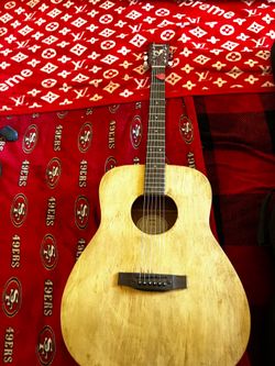 Yamaha acoustic guitar fg401 with case and guitar pic included great condition