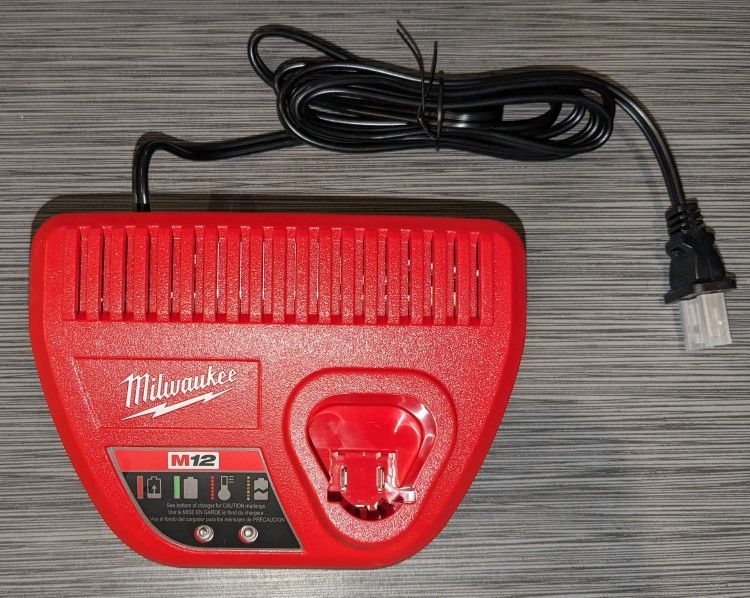 Milwaukee M12 Charger