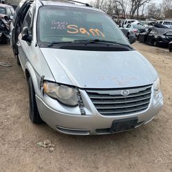 PARTS AVAILABLE 2005 TOWN AND COUNTRY 