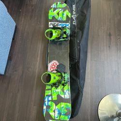 Ride Kink 147 Snowboard with Bindings and Bag