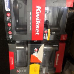 DOOR LOCKS HANDLE KEYED 