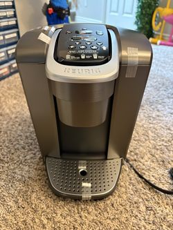 BRAND NEW Keurig K-Elite Single Serve Coffee Maker & Keurig Carousel