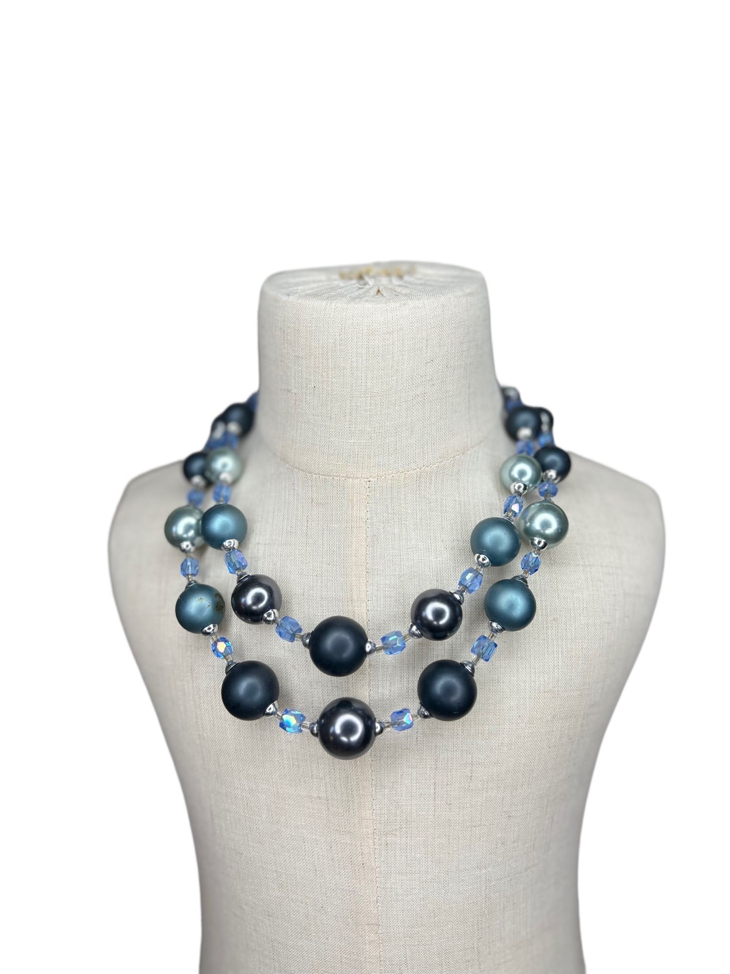 Blues & teals faux pearl and beaded double layer necklace    Good condition, but is pre-loved. The full pearls are in pretty shades of teal and blue, 