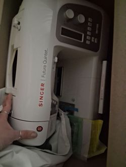 Singer quintet 5 in 1 sewing machine. Brand new. NEVER USED. All part included