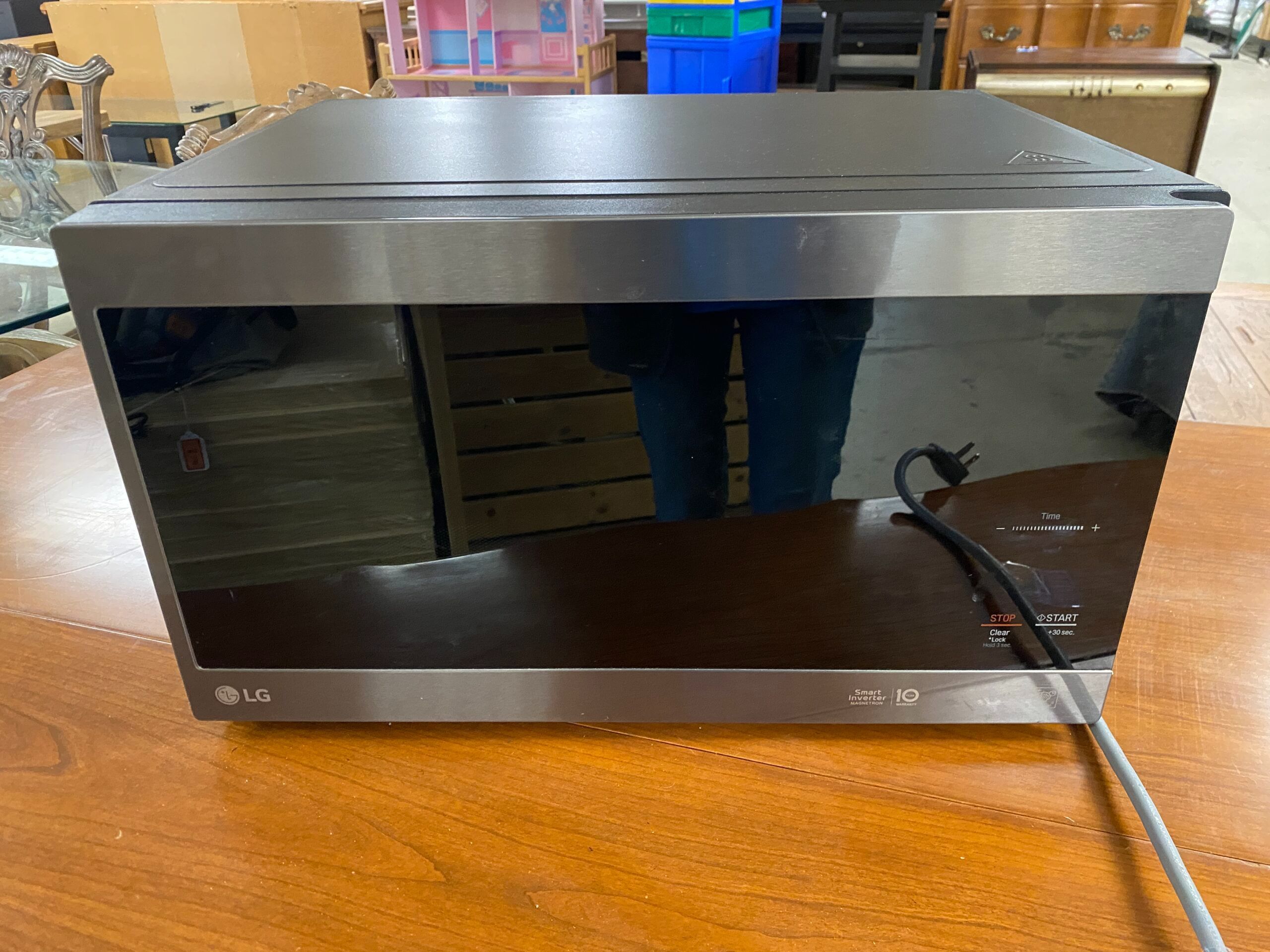 LG NeoChef 1.5Cu Ft 1200W Microwave Model #LMC1575BD