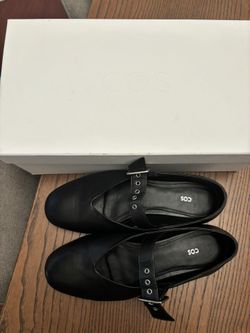 【COS】BUCKLED BALLET FLATS COS Buckled Ballet Flats in IVORY | endource