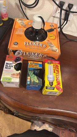 Reptile Terrarium Accessories - Heat Lamp And Bulbs