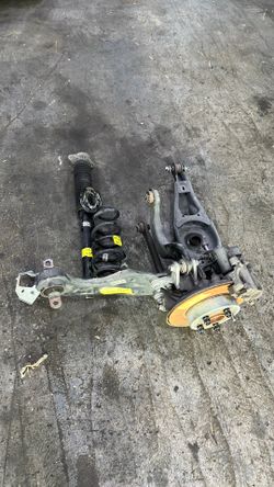 (874) 18-22 Honda Accord Left Rear Suspension Knee Assembly 2018 2019 2020 2021 2022