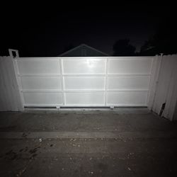 Sliding gate 