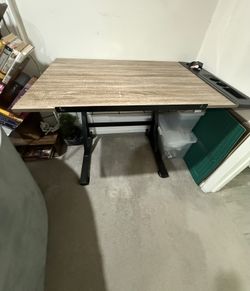 Art Desk