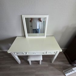 Vanity Desk (Mirror/Chair Included)