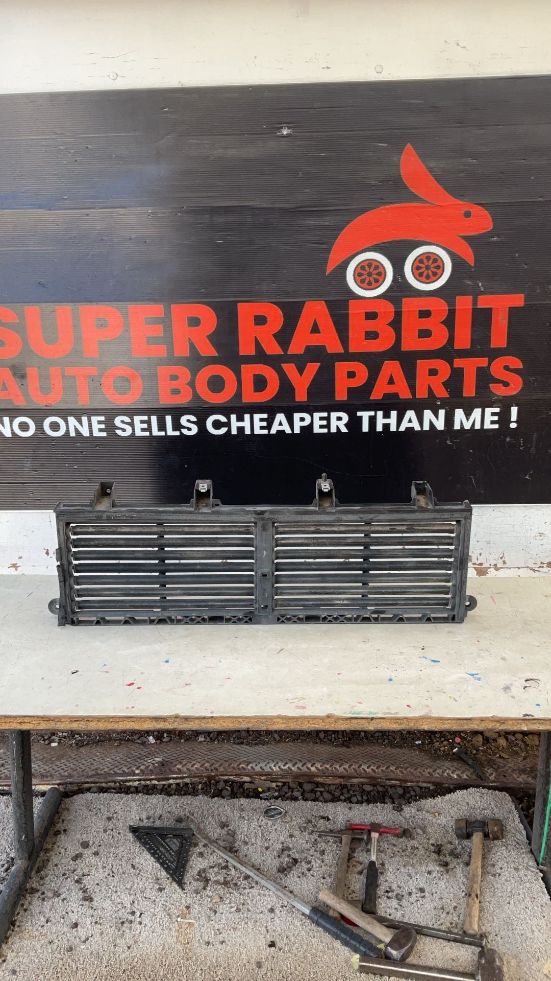2019 Ram HD Air Shutter OEM 2025