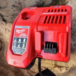 Milwaukee M18 Fast Charger