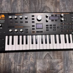 Hydrasynth Explorer Synthesizer