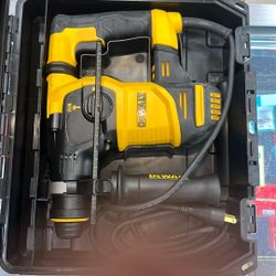 DEWALT - Black & Decker D25333K 1-1/8 In (28 mm) SDS Plus Rotary Hammer Kit