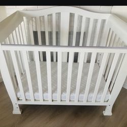 Baby Crib White