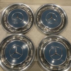 HUB CAPS FOR SALE 1982 MERCEDES 300