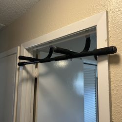 Door Mount Pull Up Bar. Iron Gym
