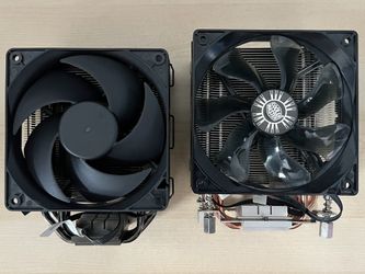 2x Cooler Master Hyper 212 CPU Coolers