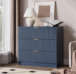 New dresser with 3 drawers