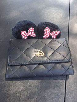 Wallet and Minnie Barretts