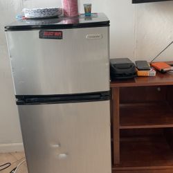 Mini Fridge And Freezer 