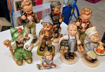 Lot of 8 Vintage Hummel  Porcelain Figurines