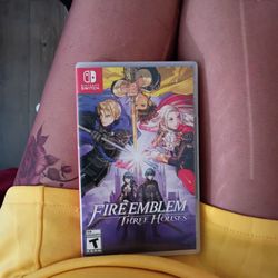 Fire Emblem: Three Houses (Nintendo Switch) - Great Condition