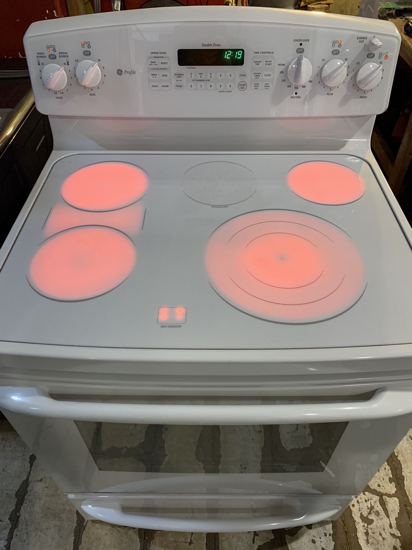 30” White GlassTop Double Oven GE Electric Stove FOR SALE!!!