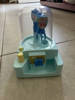 Mini claw machine and squishy dumpling