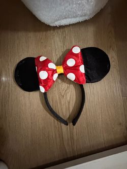 Minnie Mouse/ Hello Kitty items
