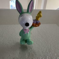 Peanuts SNOOPY Easter Bunny costume w/ Woodstock 1996  2" 