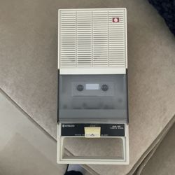 Antique HITACHI AVA-100R Portable Cassette Player AC ONL...