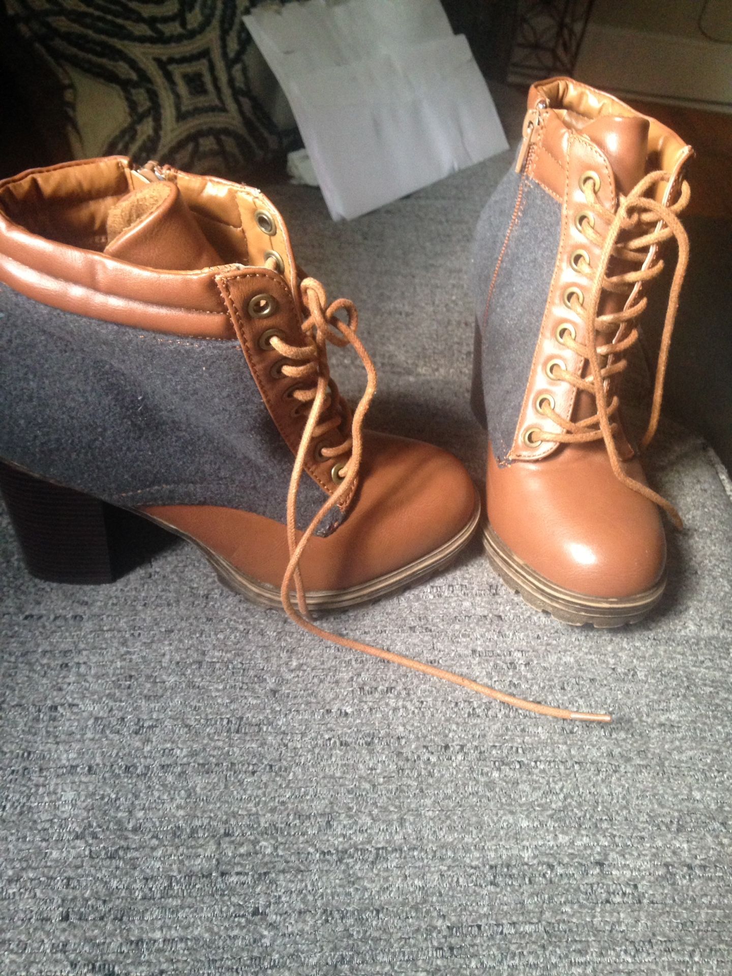 Heel boots