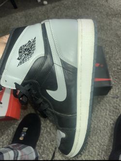 Air Jordan 1 Shadow 