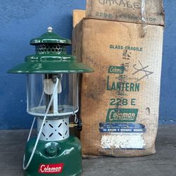 1953 COLEMAN LANTERN 228E ***ORIGINAL BOX*** MUST SEE!