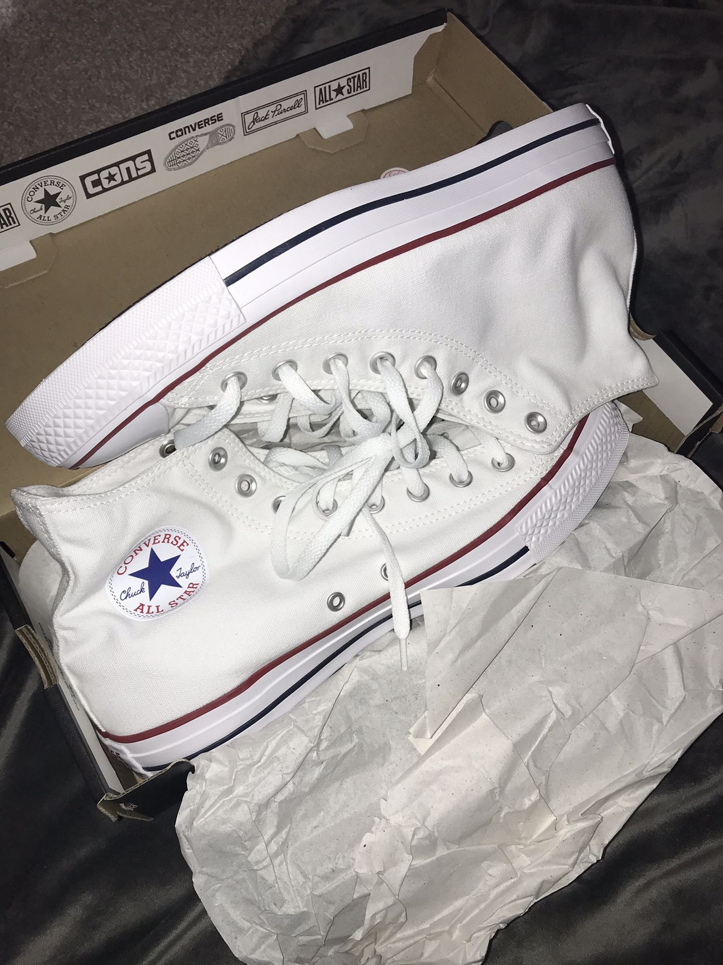 Converse 10.5 Men’s IN BOX