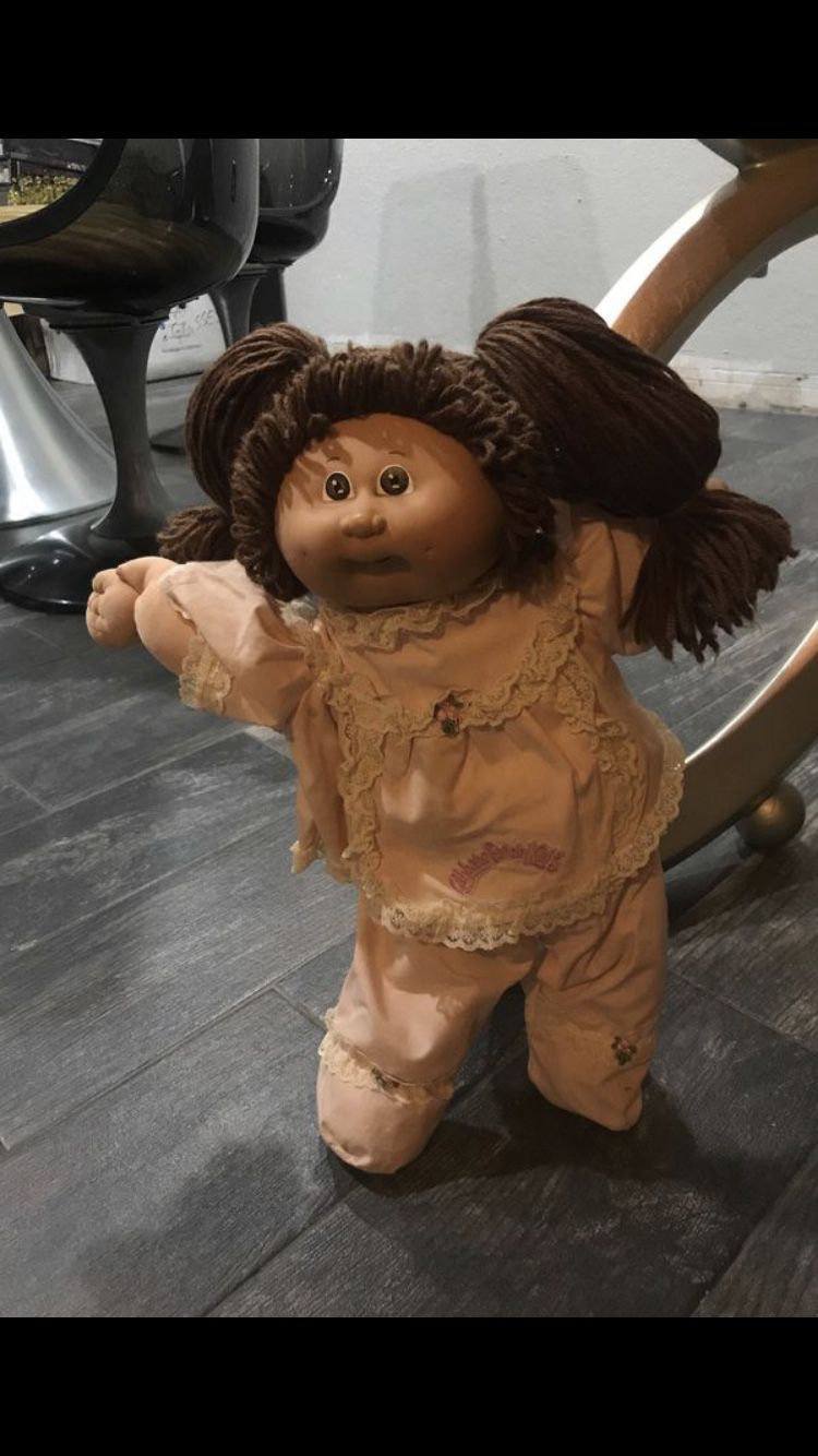 Authentic Original Cabbage Patch Doll in original clothes