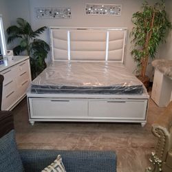 White King Bed Set
