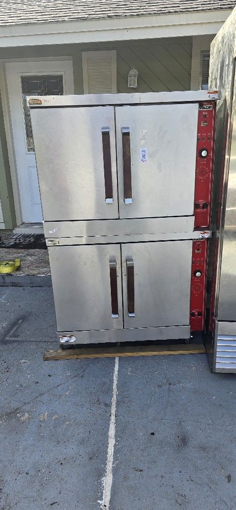 Commercial Oven