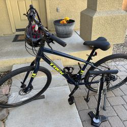 Trek Verve 3 Mountain Bike 