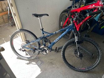 Giant full suspension bike