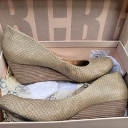 BCBG Wedges Size 9.5