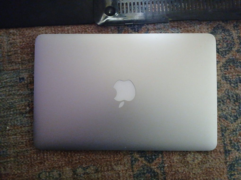 MAC BOOK AIR, Sliver With Blue Cover